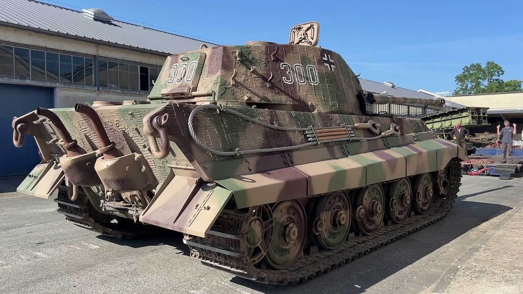 王の到着】「King Tiger」の咆哮が「TANKFEST 2025」に響き渡る | 一般