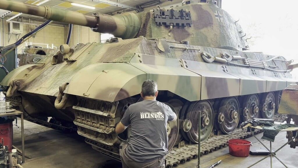 王の到着】「King Tiger」の咆哮が「TANKFEST 2025」に響き渡る | 一般